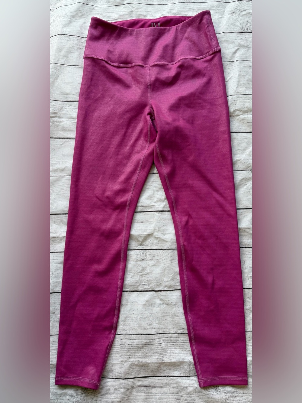Women's High-Rise Magenta Leggings